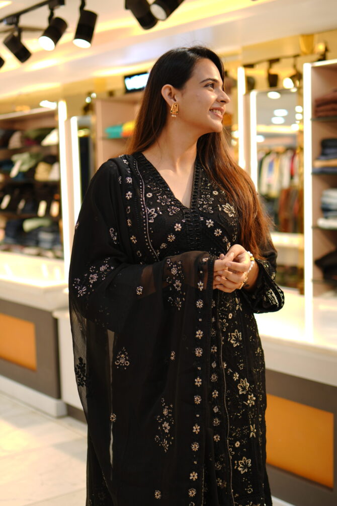 Black Kadhai Suit - Image 4